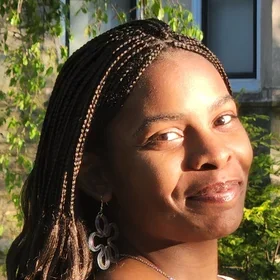 Grace Tarry Headshot